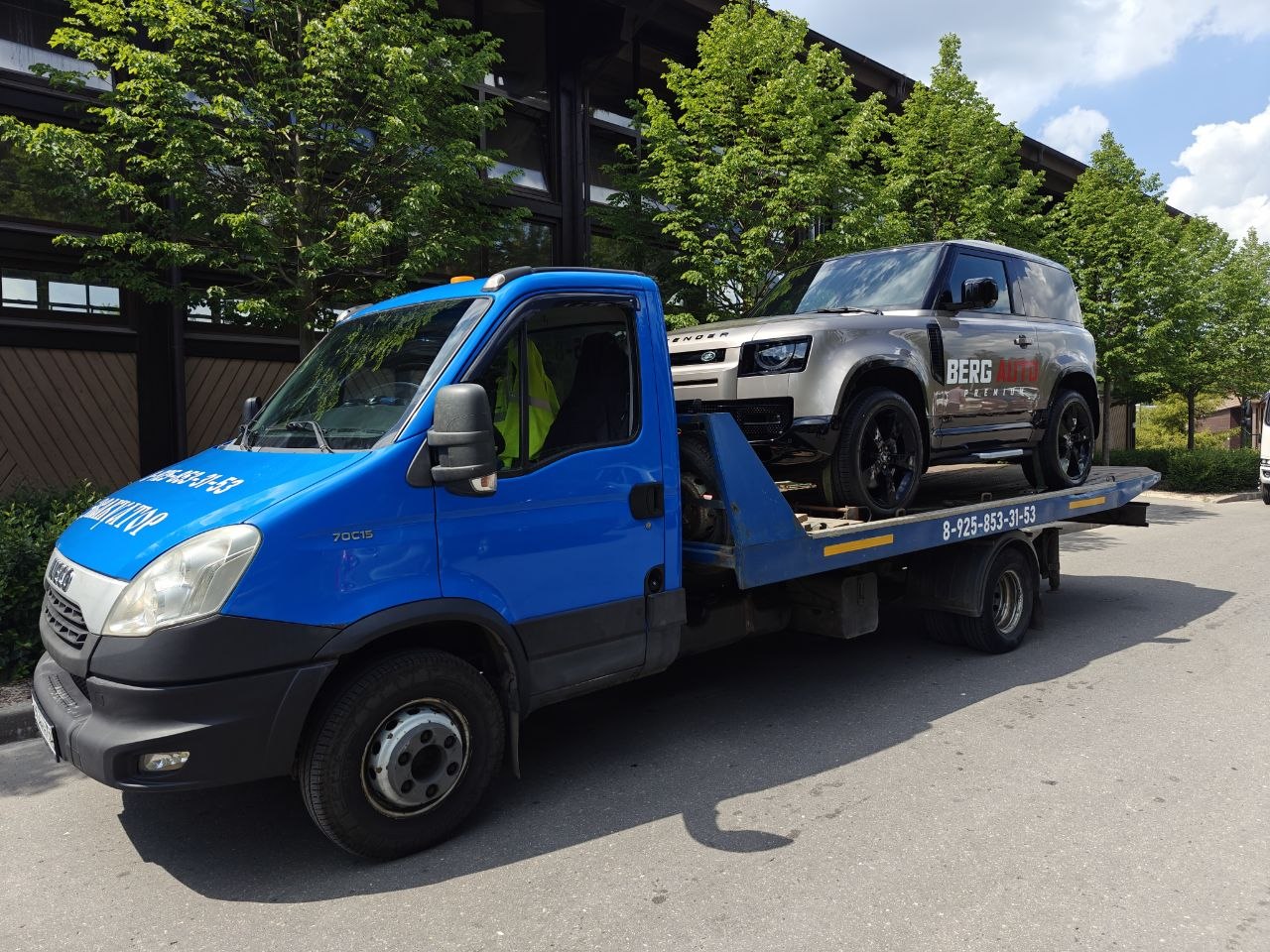 Эвакуатор с Land Rover Defender